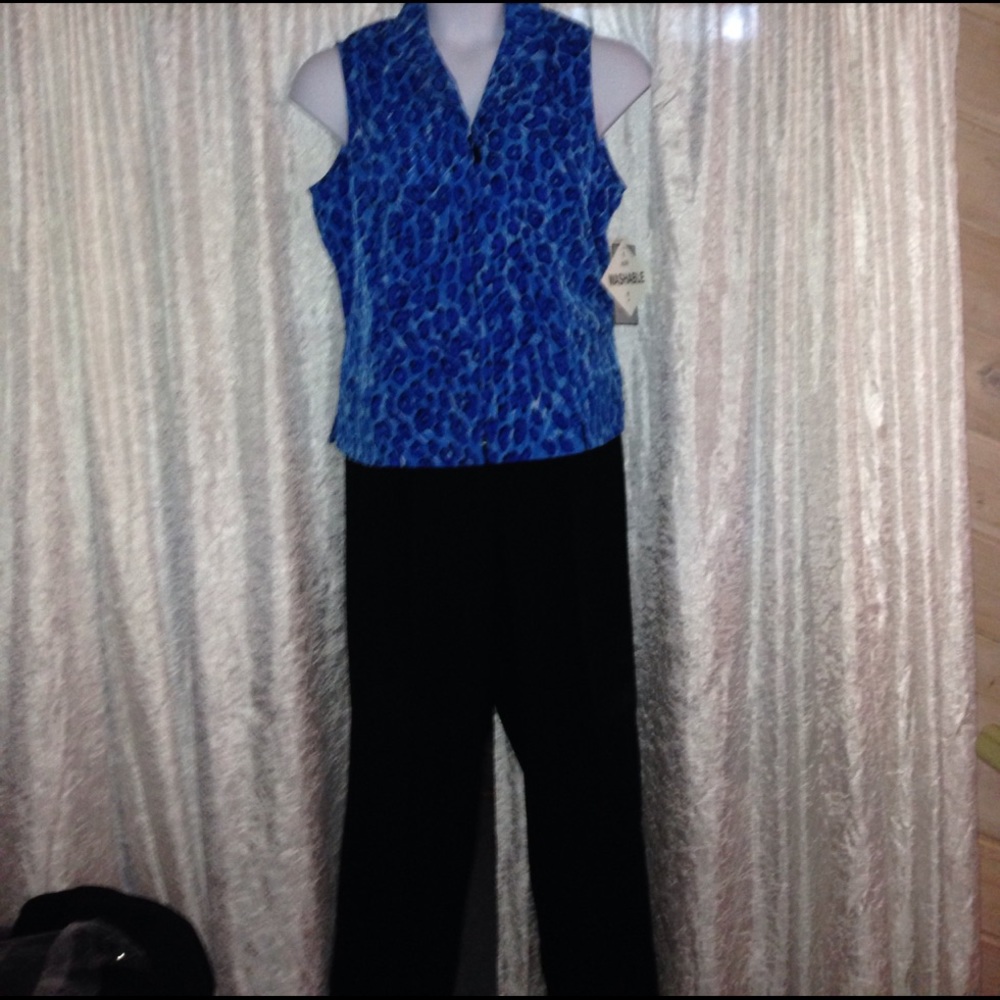 Animal magnetism! Silky Leopard Print Top and Black Pants